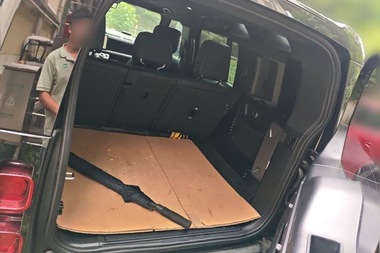 Used Land Rover Defender  Trunk