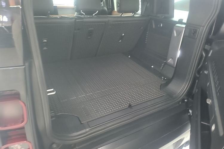 Used Land Rover Defender 2024 110 3.0T P400 X-DYNAMIC HSE Trunk