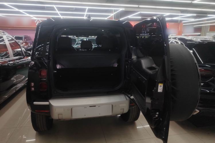 Used Land Rover Defender 2024 110 3.0T P400 XS Trunk