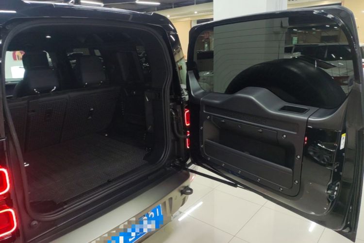 Used Land Rover Defender 2024 110 3.0T P400 X-DYNAMIC HSE Trunk
