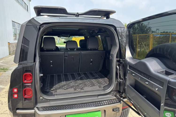 Used Land Rover Defender 2024 110 3.0T P400 X-DYNAMIC HSE Trunk