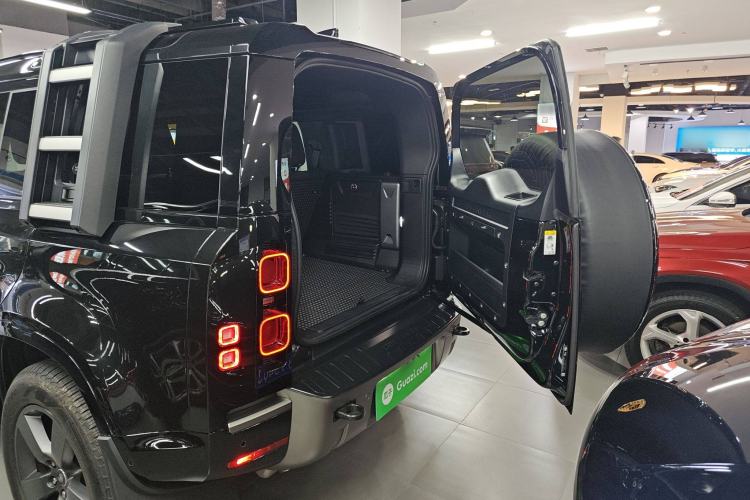 Used Land Rover Defender 2024 110 3.0T P400 X-DYNAMIC HSE Trunk