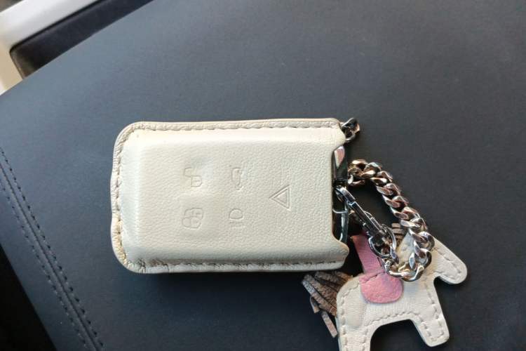 Used Land Rover Defender 2024 90 2.0T P300 S Vehicle Key