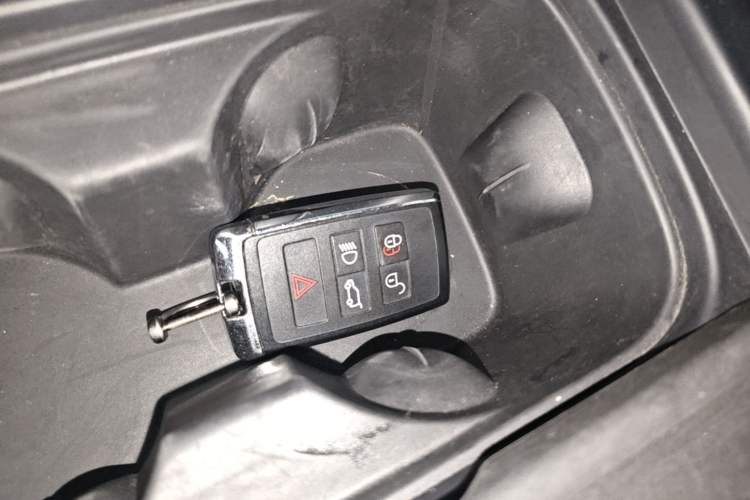 Used Land Rover Defender 2024 110 3.0T P400 X-DYNAMIC HSE Vehicle Key