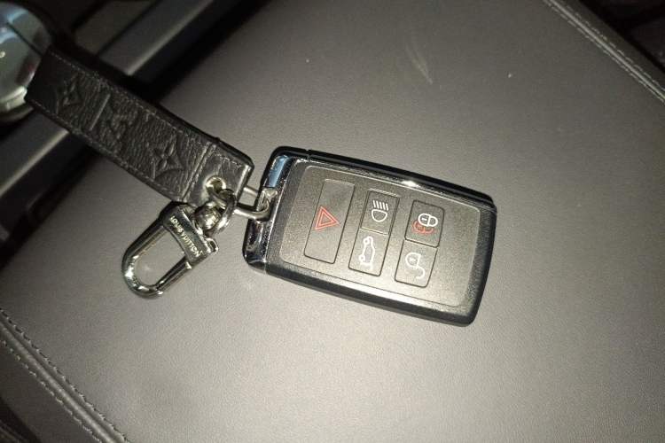 Used Land Rover Defender 2024 110 3.0T P400 X-DYNAMIC HSE Vehicle Key