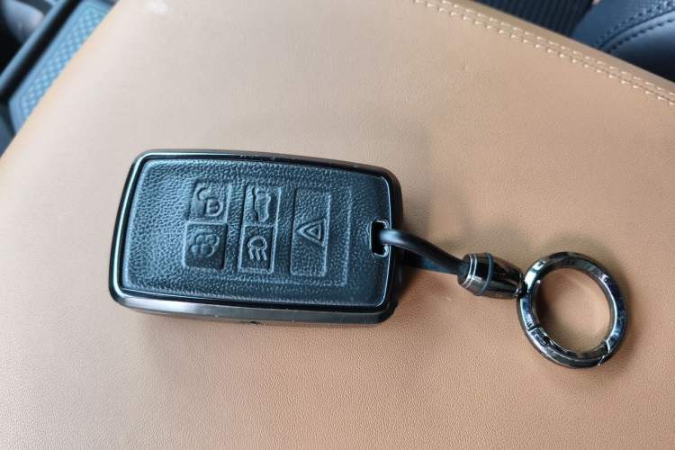 Used Land Rover Defender 2024 110 3.0T P400 X-DYNAMIC HSE Vehicle Key