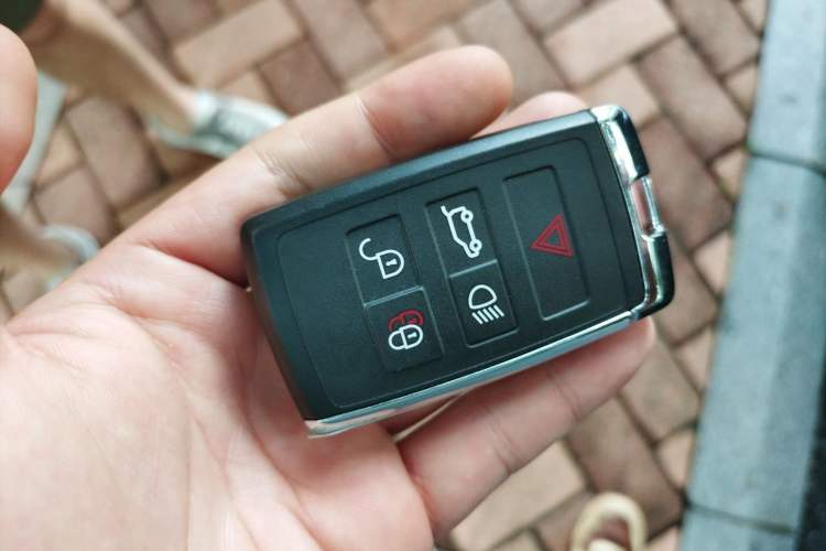 Used Land Rover Defender 2024 110 3.0T P400 X-DYNAMIC HSE Vehicle Key