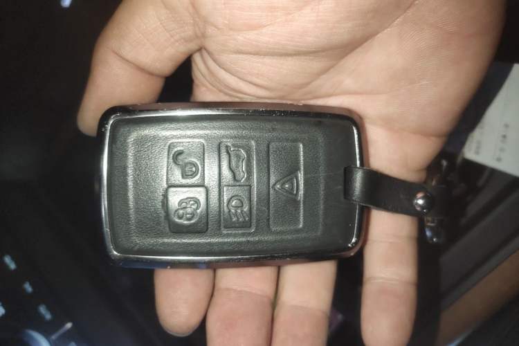 Used Land Rover Defender 2024 110 3.0T P400 X-DYNAMIC HSE Vehicle Key