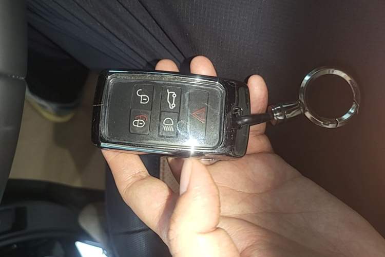 Used Land Rover Defender 2024 110 3.0T P400 X-DYNAMIC HSE Vehicle Key