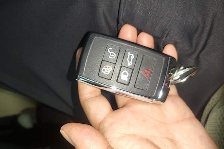 Used Land Rover Defender 2024 110 3.0T P400 X-DYNAMIC HSE Vehicle Key
