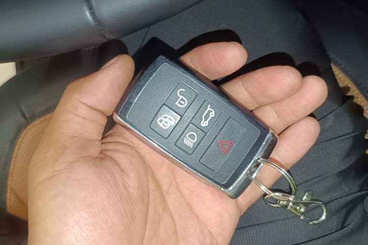 Used Land Rover Defender 2024 110 3.0T P400 X-DYNAMIC HSE Vehicle Key