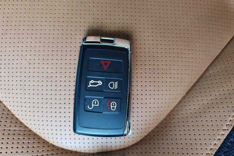 Used Land Rover Defender 2024 110 3.0T P400 X-DYNAMIC HSE Vehicle Key