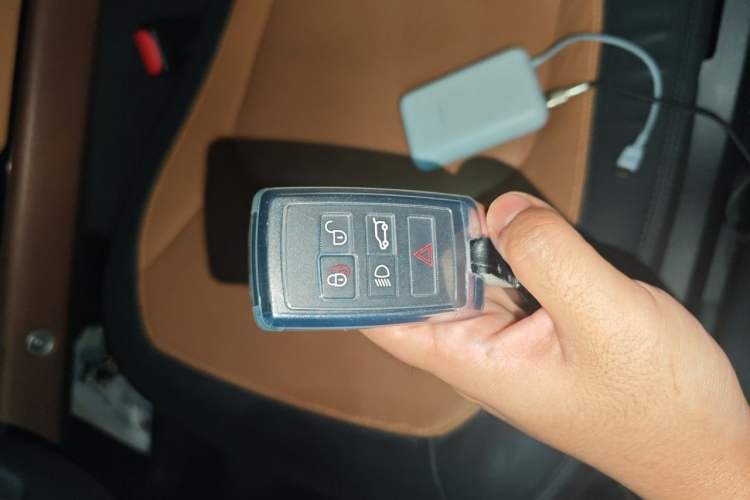 Used Land Rover Defender 2024 110 3.0T P400 X-DYNAMIC HSE Vehicle Key