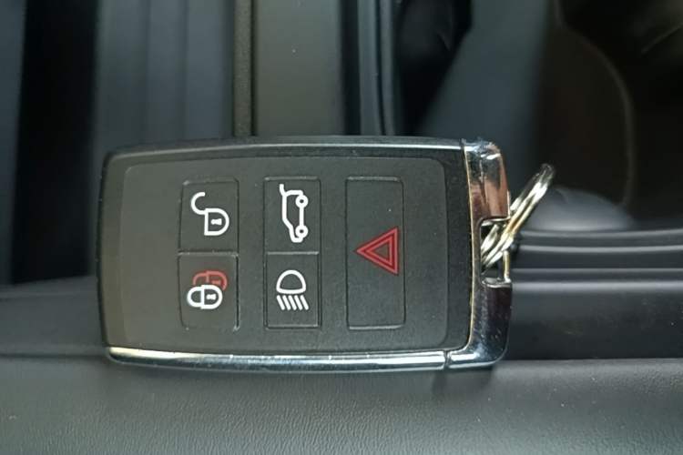 Used Land Rover Defender 2024 110 3.0T P400 X-DYNAMIC HSE Vehicle Key