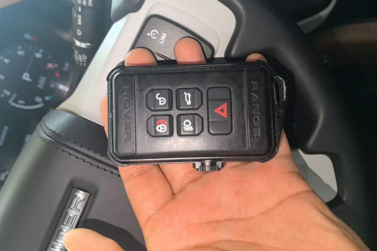 Used Land Rover Defender 2024 110 3.0T P400 X-DYNAMIC HSE Vehicle Key