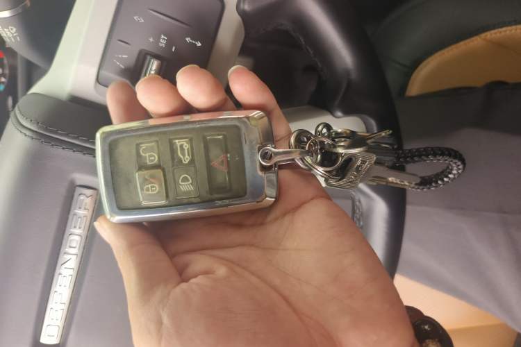 Used Land Rover Defender 2024 110 3.0T P400 X-DYNAMIC HSE Vehicle Key