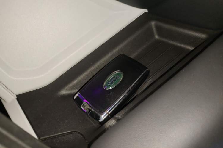 Used Land Rover Defender 2024 110 3.0T P400 XS Vehicle Key