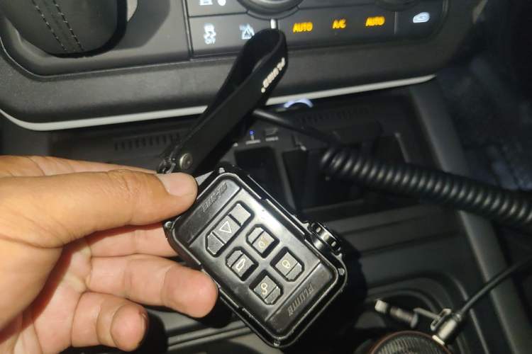 Used Land Rover Defender 2024 110 3.0T P400 X-DYNAMIC HSE Vehicle Key
