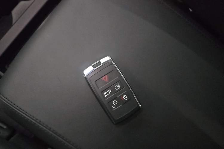Used Land Rover Defender 2024 90 3.0T P400 HSE Vehicle Key