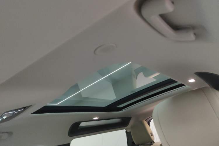 Used Land Rover Defender 2024 90 3.0T P400 HSE Headliner