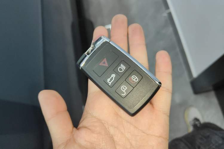 Used Land Rover Defender 2024 90 3.0T P400 HSE Interior 1