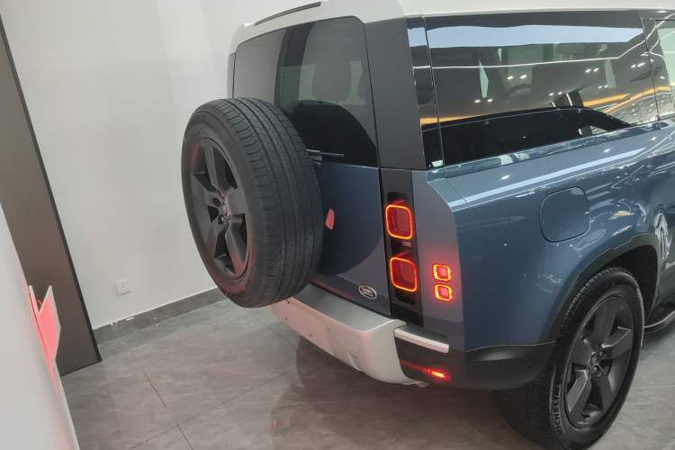 Used Land Rover Defender 2024 90 3.0T P400 HSE Rear