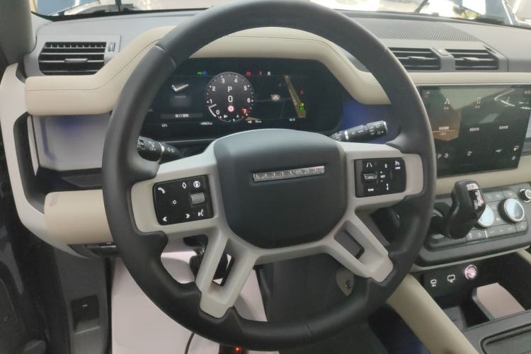 Used Land Rover Defender 2024 90 3.0T P400 HSE Steering Wheel