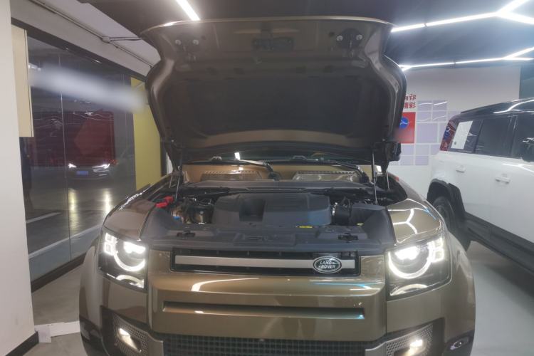 Used Land Rover Defender 2024 110 3.0T P400 X-DYNAMIC HSE Engine Bay