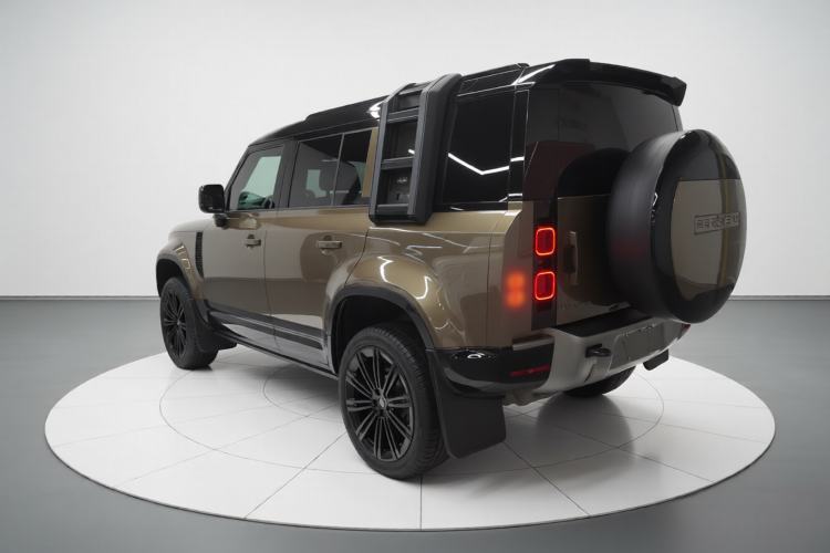 Used Land Rover Defender 2024 110 3.0T P400 X-DYNAMIC HSE Exterior 2