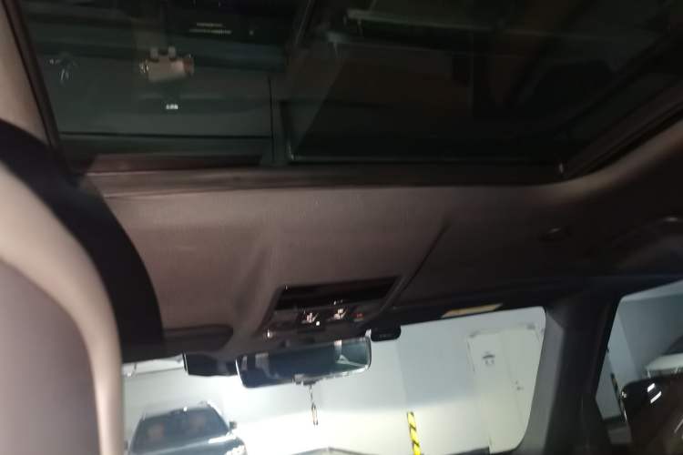 Used Land Rover Defender 2024 110 3.0T P400 X-DYNAMIC HSE Headliner