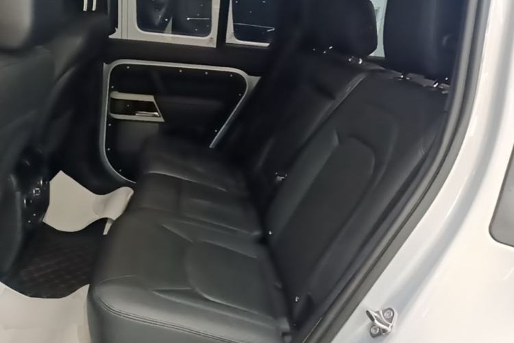 Used Land Rover Defender 2024 110 3.0T P400 XS Left Rear Seat