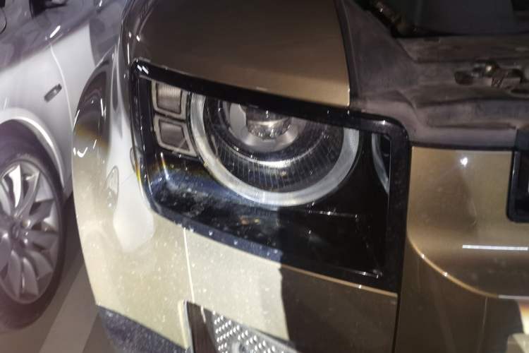 Used Land Rover Defender 2024 110 3.0T P400 X-DYNAMIC HSE Right Front Headlight