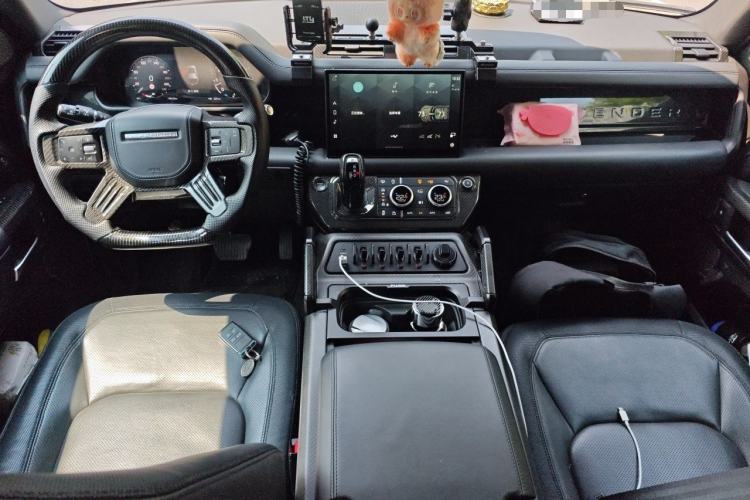 Used Land Rover Defender 2024 110 3.0T P400 X-DYNAMIC HSE Center Console