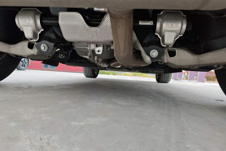 Used Land Rover Defender 2024 110 3.0T P400 X Chassis Rear