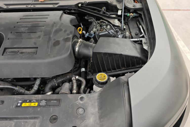 Used Land Rover Defender 2024 110 3.0T P400 X Engine Bay Left