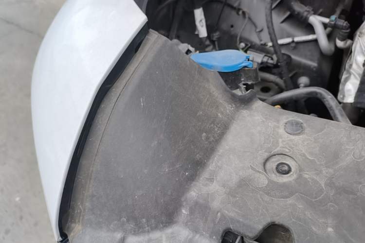 Used Land Rover Defender 2024 110 3.0T P400 Dark Edition Engine Bay Right