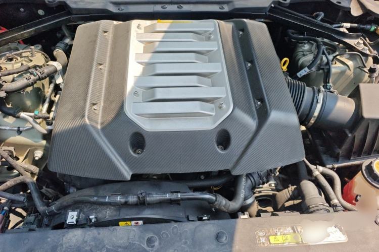 Used Land Rover Defender 2024 110 3.0T P400 X-DYNAMIC HSE Engine Bay
