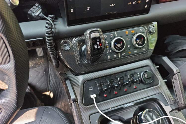 Used Land Rover Defender 2024 110 3.0T P400 X-DYNAMIC HSE Gear Lever