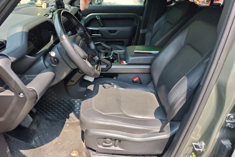 Used Land Rover Defender 2024 110 3.0T P400 X-DYNAMIC HSE Left Front Seat