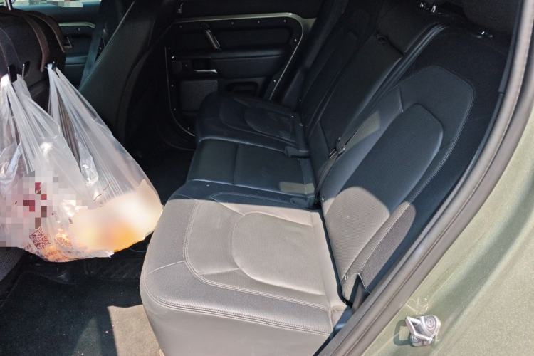 Used Land Rover Defender 2024 110 3.0T P400 X-DYNAMIC HSE Left Rear Seat
