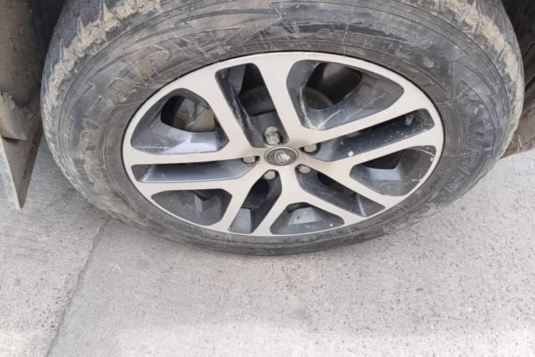 Used Land Rover Defender 2024 110 3.0T P400 Dark Edition Right Front Wheel Hub