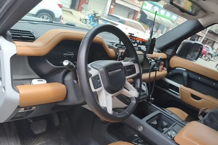 Used Land Rover Defender 2024 110 3.0T P400 Dark Edition Steering Wheel