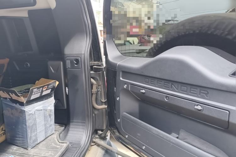Used Land Rover Defender 2024 110 3.0T P400 Dark Edition Trunk
