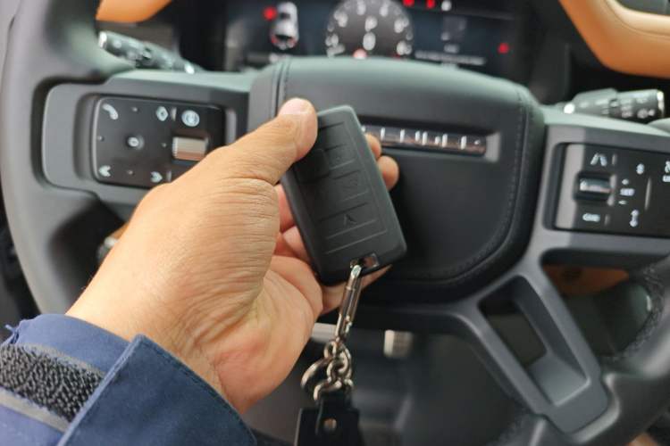 Used Land Rover Defender 2024 110 3.0T P400 X Vehicle Key