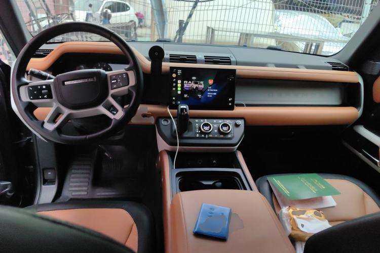 Used Land Rover Defender 2024 110 3.0T P400 X-DYNAMIC HSE Center Console