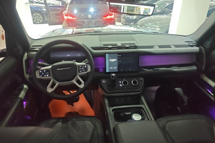 Used Land Rover Defender 2024 110 3.0T P400 X-DYNAMIC HSE Center Console