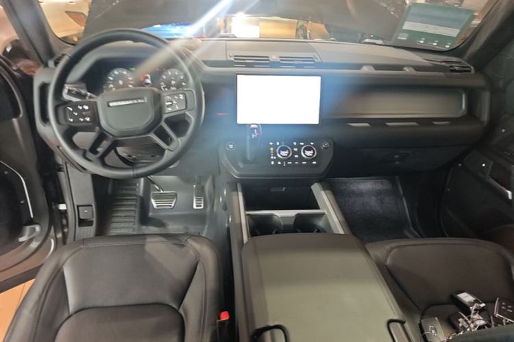 Used Land Rover Defender 2024 110 3.0T P400 X-DYNAMIC HSE Center Console