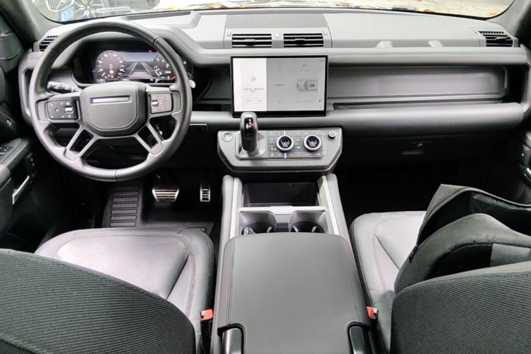 Used Land Rover Defender 2024 110 3.0T P400 X-DYNAMIC HSE Center Console