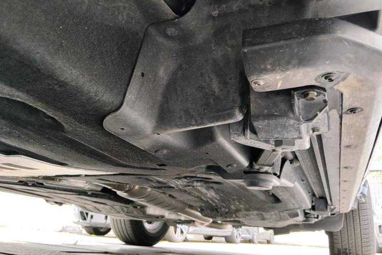 Used Land Rover Defender 2024 110 3.0T P400 X-DYNAMIC HSE Chassis Front Left