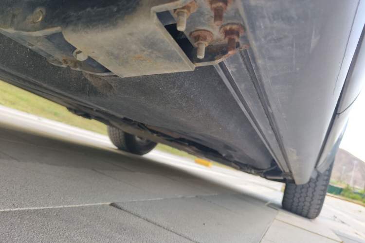 Used Land Rover Defender 2024 110 3.0T P400 Dark Edition Chassis Rear Right